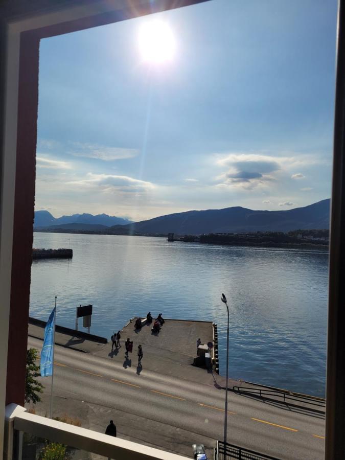 Single Elegant Room I Sentrum- Sea View Ålesund Extérieur photo